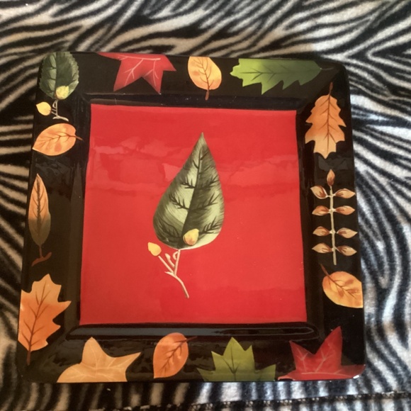 2 ZRIKE Everyday Black Leaves platters - 11x11 and 9x9 - Picture 2 of 6